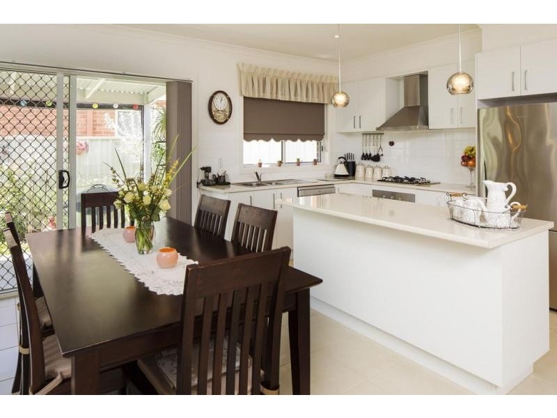 30 Barnett Drive, Kangaroo Flat VIC 3555