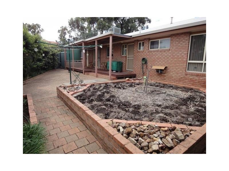 2/6 Davey Close, Flora Hill VIC 3550