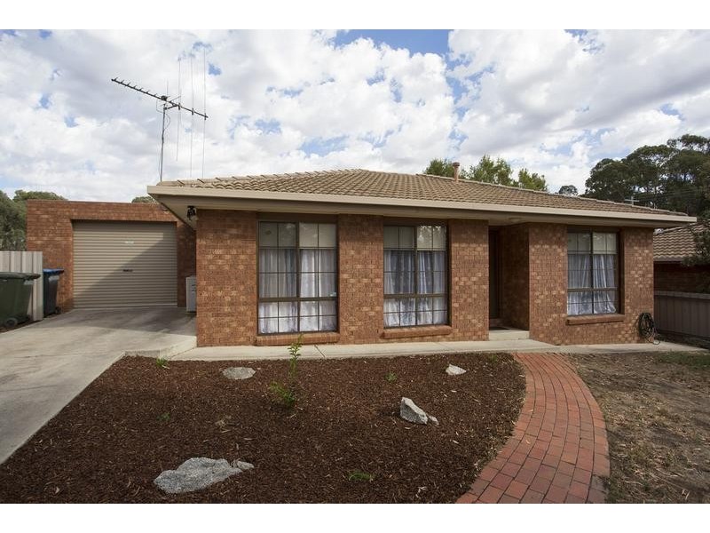 27 Curtain Street, Eaglehawk VIC 3556