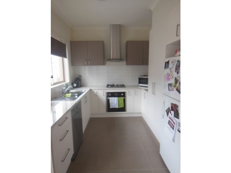 1A Davey Close, Flora Hill VIC 3550