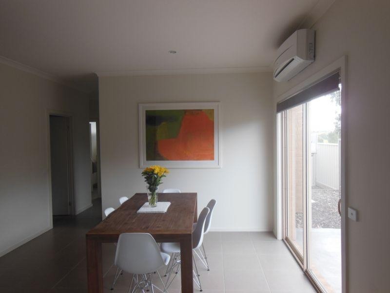 1A Davey Close, Flora Hill VIC 3550