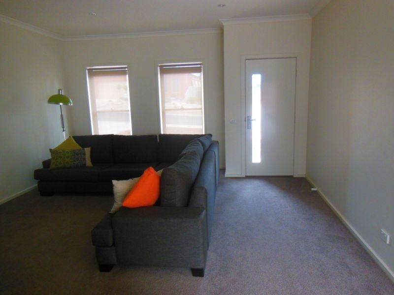 1A Davey Close, Flora Hill VIC 3550