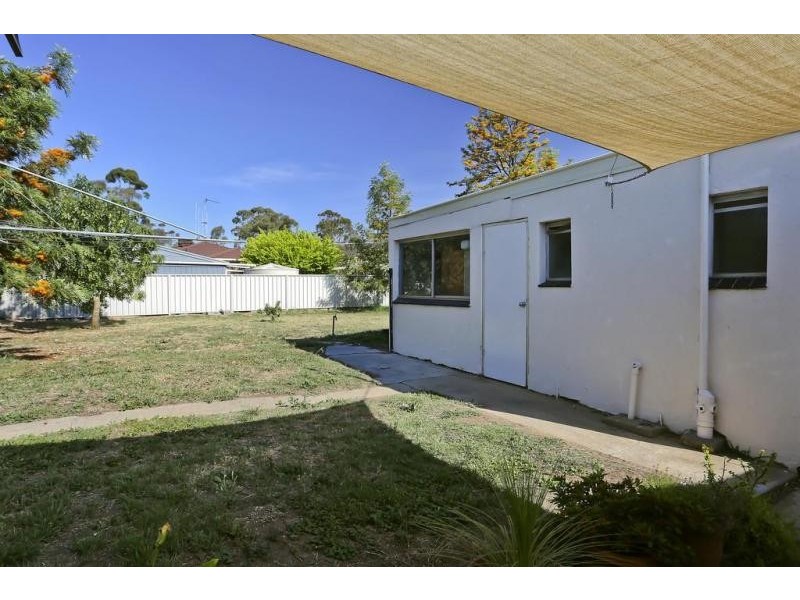 21 Osborn Avenue, Kangaroo Flat VIC 3555