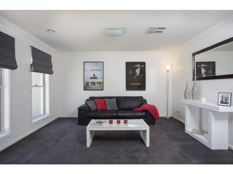 16 Market Garden Circuit, Epsom VIC 3551