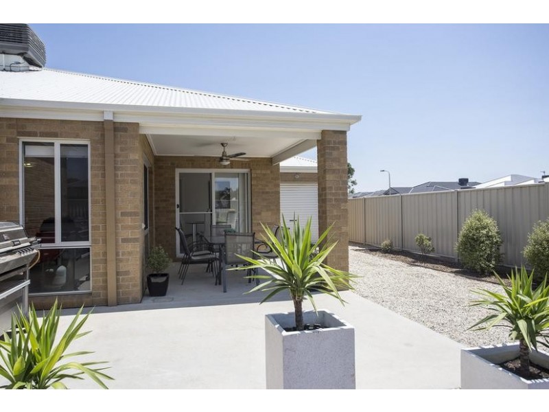 16 Market Garden Circuit, Epsom VIC 3551