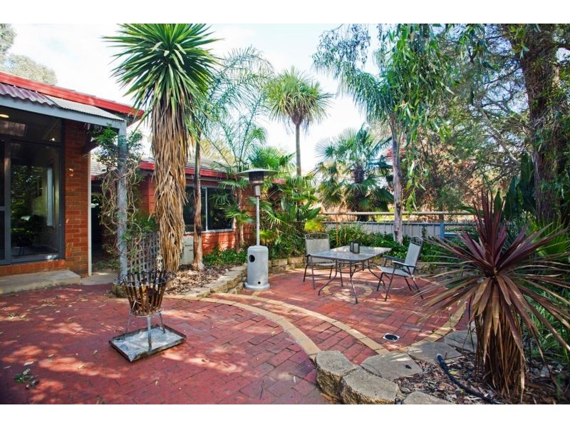 5 Sherwood Drive, Flora Hill VIC 3550