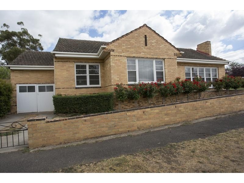 32 Reginald Street, Quarry Hill VIC 3550