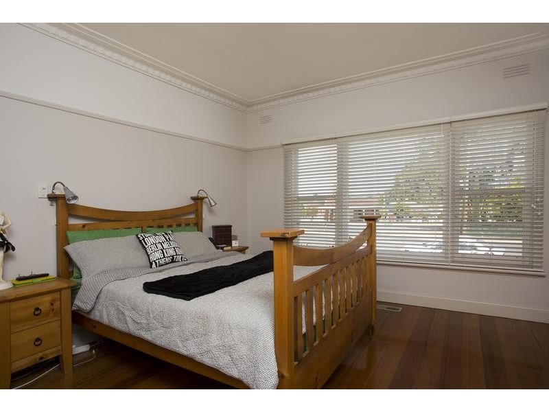 32 Reginald Street, Quarry Hill VIC 3550