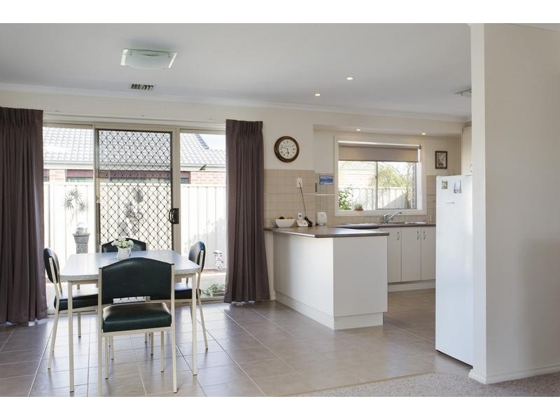 4 Westwood Drive, California Gully VIC 3556