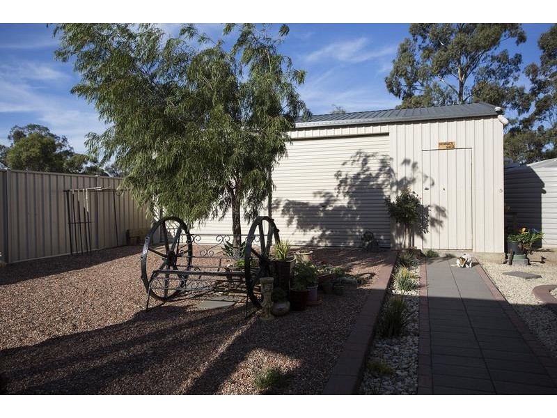 4 Westwood Drive, California Gully VIC 3556
