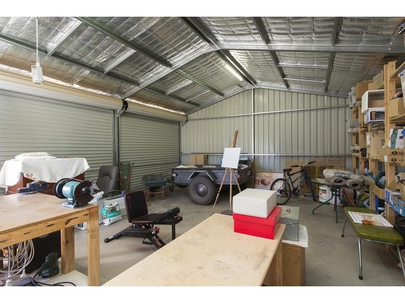 4 Westwood Drive, California Gully VIC 3556