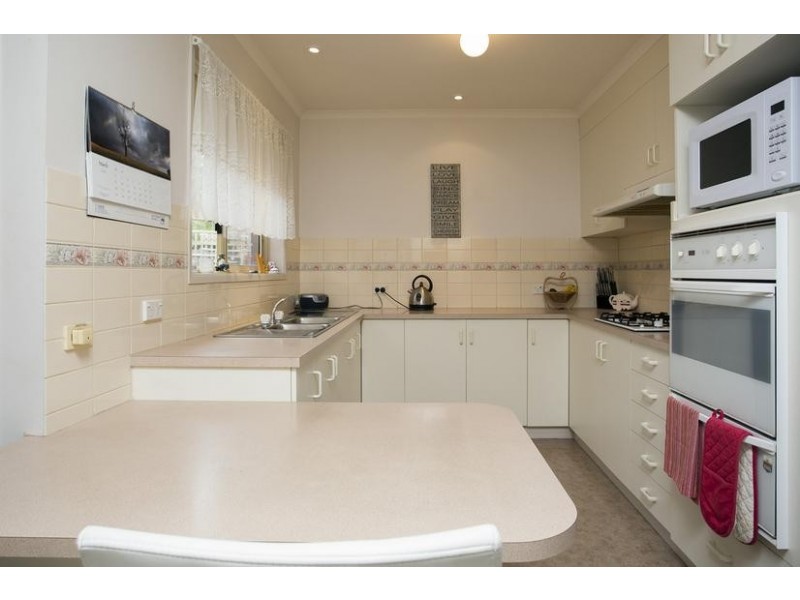 1/2 Bright Street, Eaglehawk VIC 3556