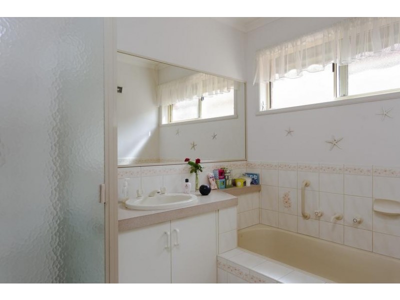 1/2 Bright Street, Eaglehawk VIC 3556