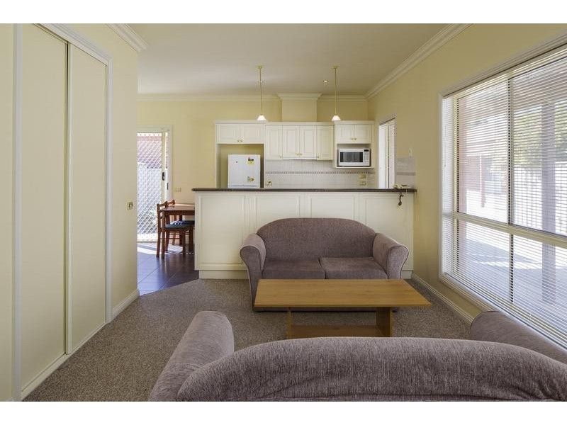 1/36 Miller Street, Kennington VIC 3550