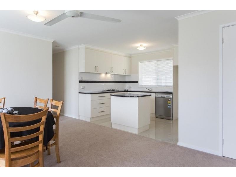 11 Robertson Street, Epsom VIC 3551