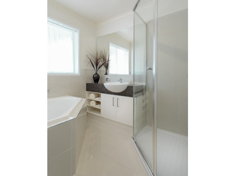 11 Robertson Street, Epsom VIC 3551