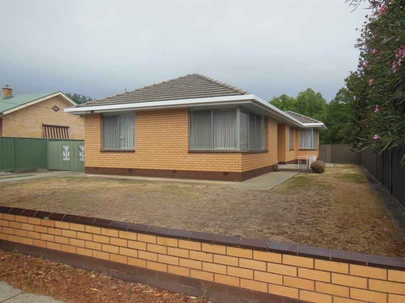 12 Carpenter Street, Kangaroo Flat VIC 3555