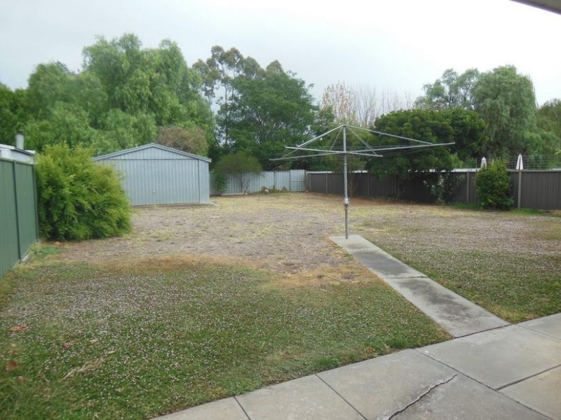 12 Carpenter Street, Kangaroo Flat VIC 3555