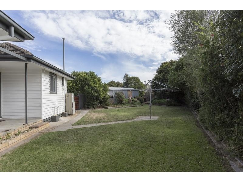 4 Nicholls Court, White Hills VIC 3550