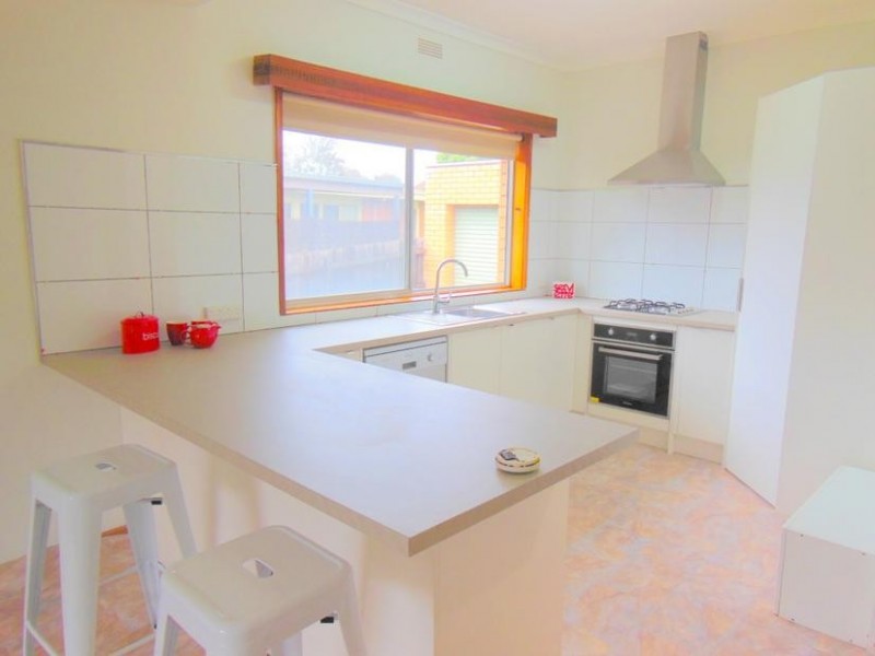 63 Putnam Avenue, Strathdale VIC 3550