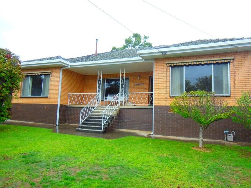 63 Putnam Avenue, Strathdale VIC 3550