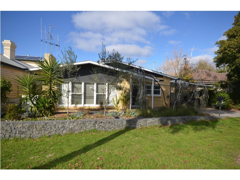 1a Malcolm Street, Quarry Hill VIC 3550