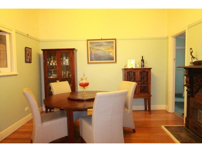 2 Dungey Avenue, Flora Hill VIC 3550