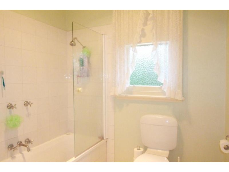 2 Dungey Avenue, Flora Hill VIC 3550