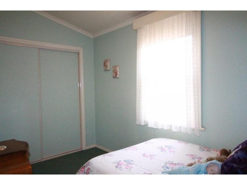 2 Dungey Avenue, Flora Hill VIC 3550