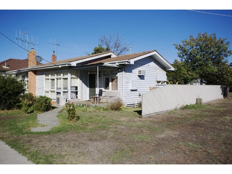 246 High Street, Kangaroo Flat VIC 3555