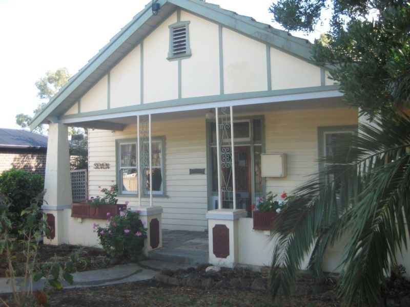 7 Carolin Street, Flora Hill VIC 3550