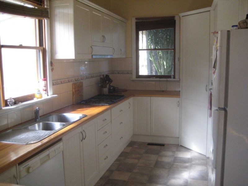 7 Carolin Street, Flora Hill VIC 3550