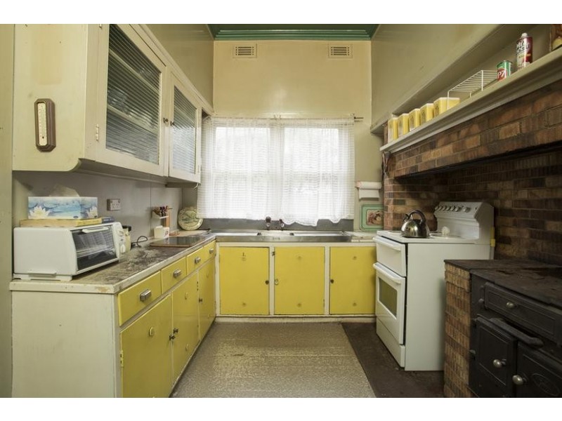 11 Clarke Street, Kennington VIC 3550