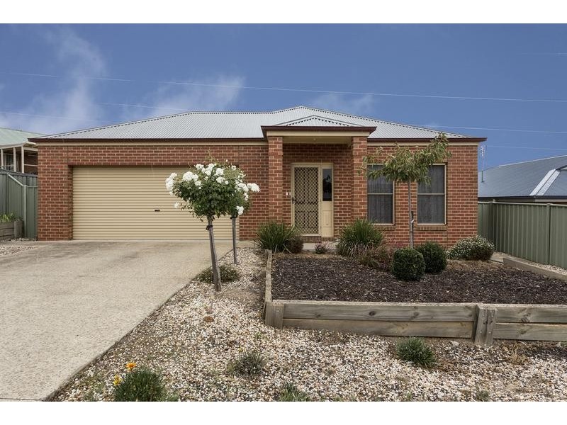 28 Davey Close, Flora Hill VIC 3550