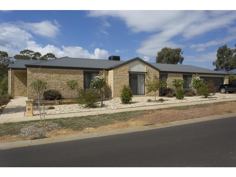 3 Melinda Street, California Gully VIC 3556