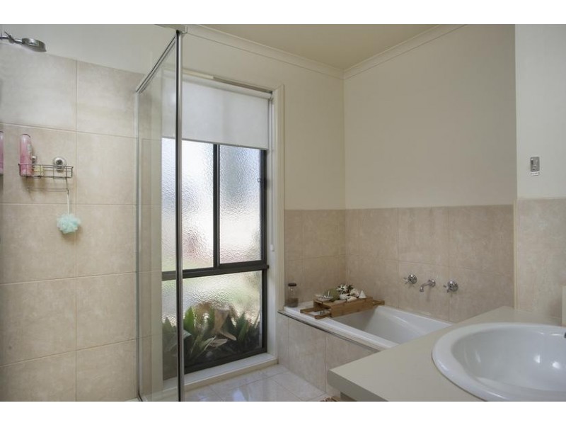 3 Melinda Street, California Gully VIC 3556