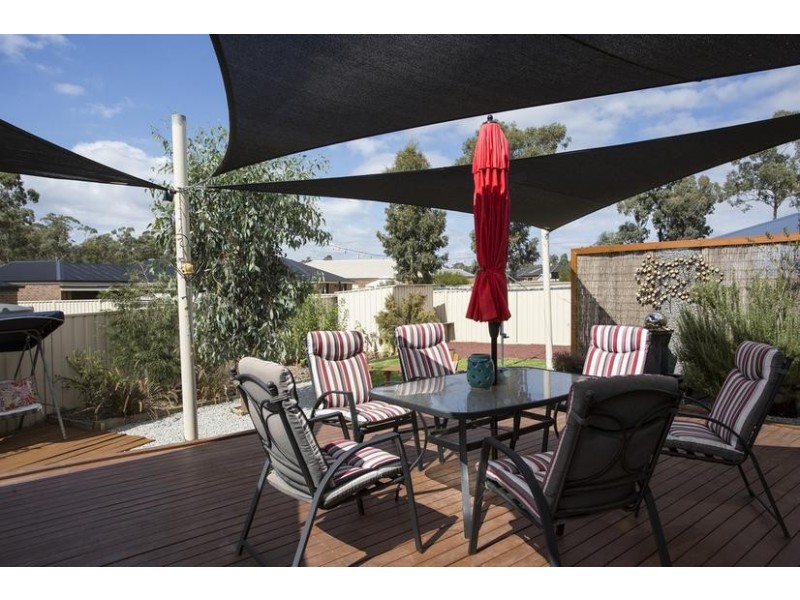 3 Melinda Street, California Gully VIC 3556