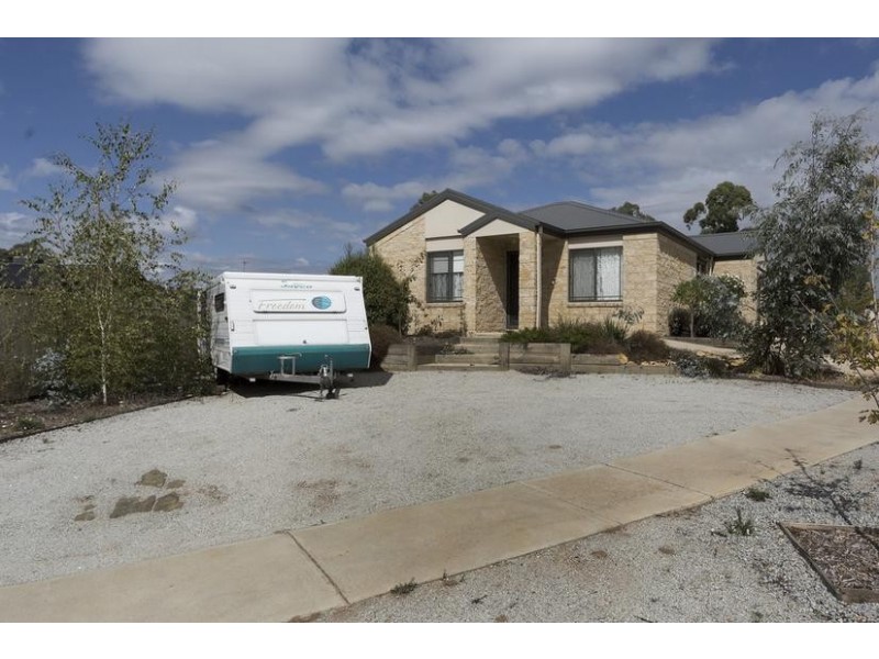 3 Melinda Street, California Gully VIC 3556