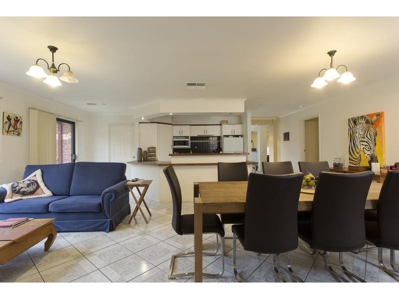 3 Samuel Court, Spring Gully VIC 3550