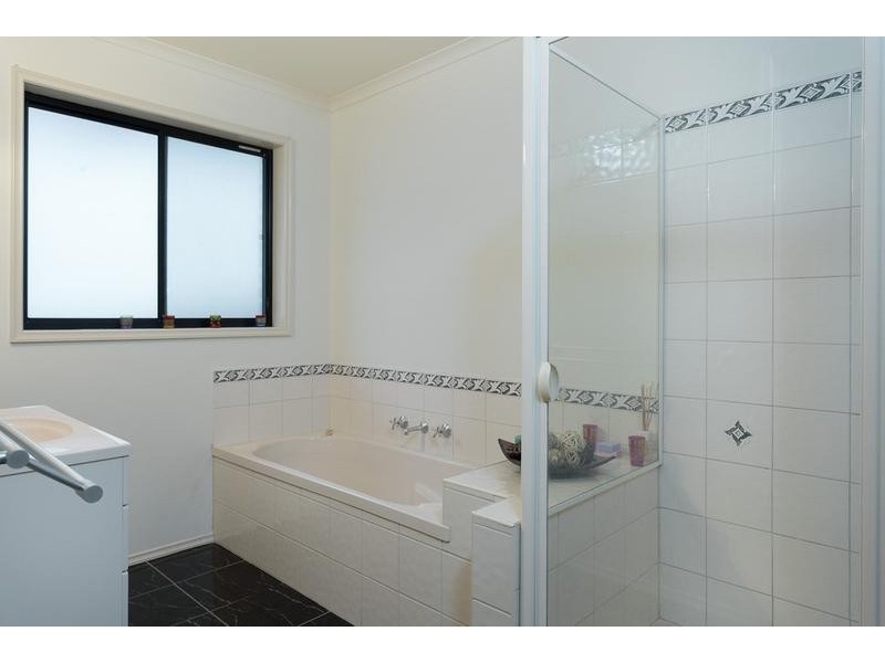 3 Samuel Court, Spring Gully VIC 3550