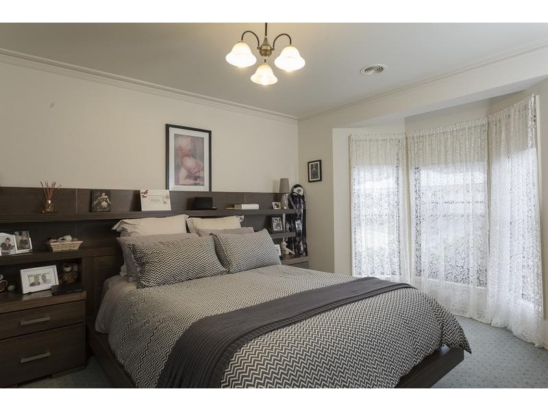 3 Samuel Court, Spring Gully VIC 3550