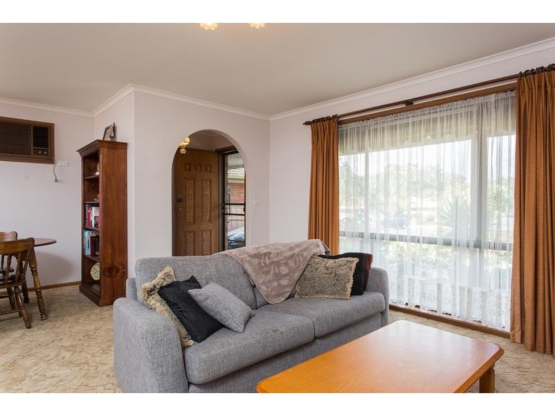 1/4 Mayer Court, Strathdale VIC 3550