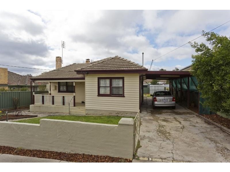 10 Green Street, Long Gully VIC 3550