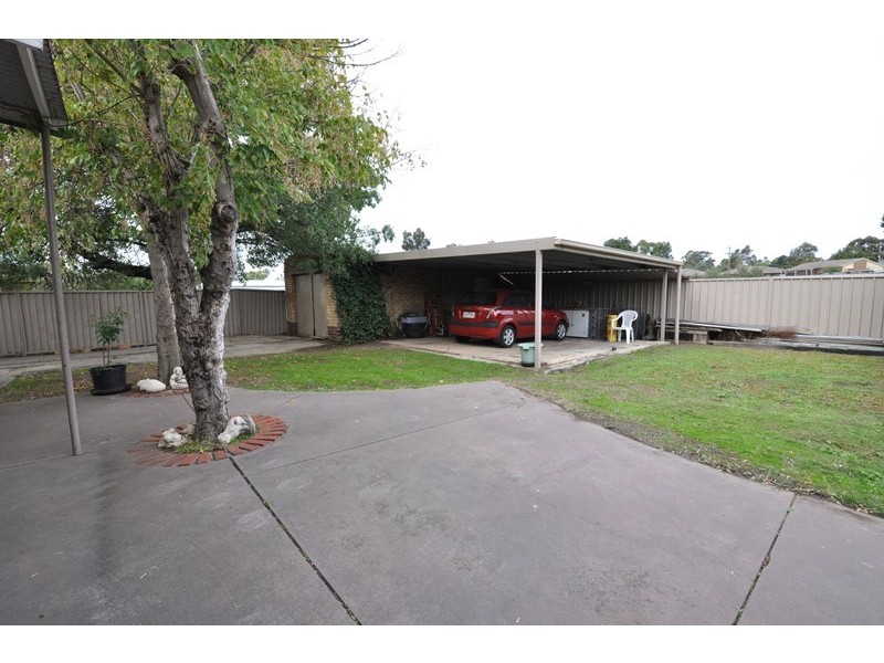 25 Sparrowhawk Road, Long Gully VIC 3550