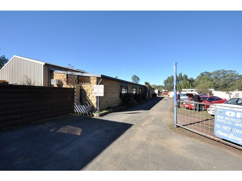 320 Station Street, Epsom VIC 3551