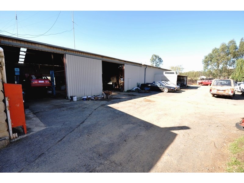 320 Station Street, Epsom VIC 3551