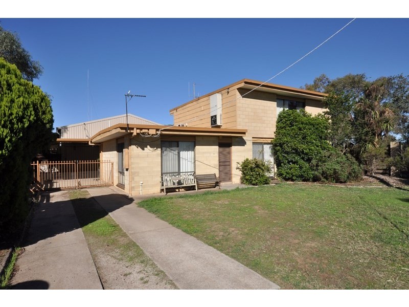 320 Station Street, Epsom VIC 3551