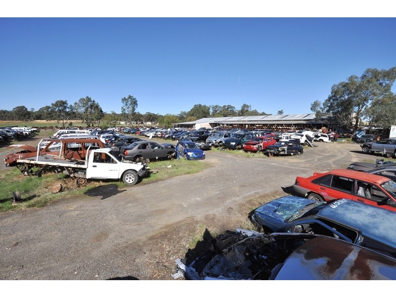 320 Station Street, Epsom VIC 3551