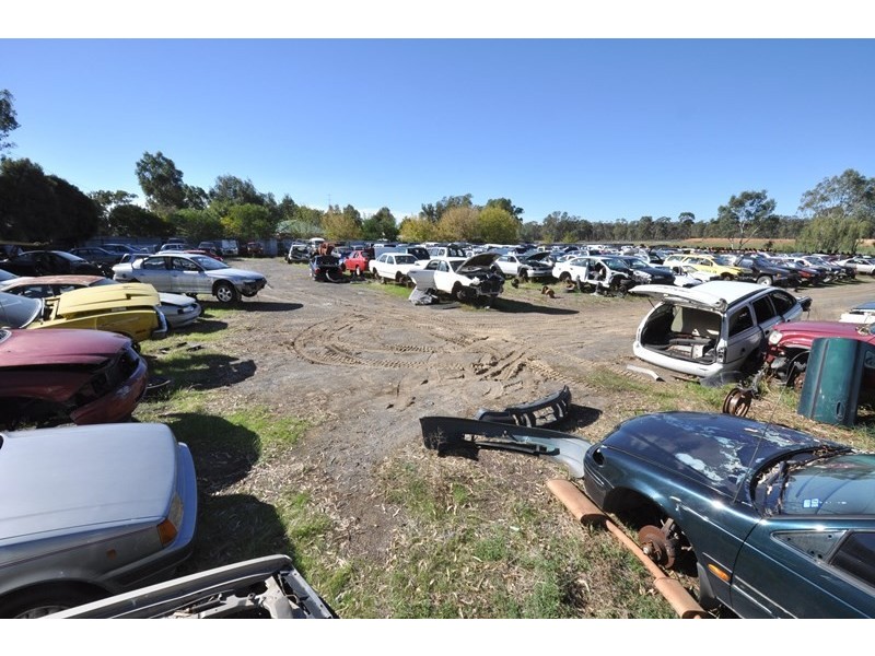 320 Station Street, Epsom VIC 3551