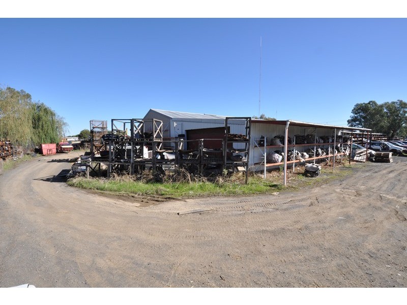 320 Station Street, Epsom VIC 3551